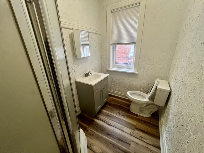 Building Photo - 26 N 16th St