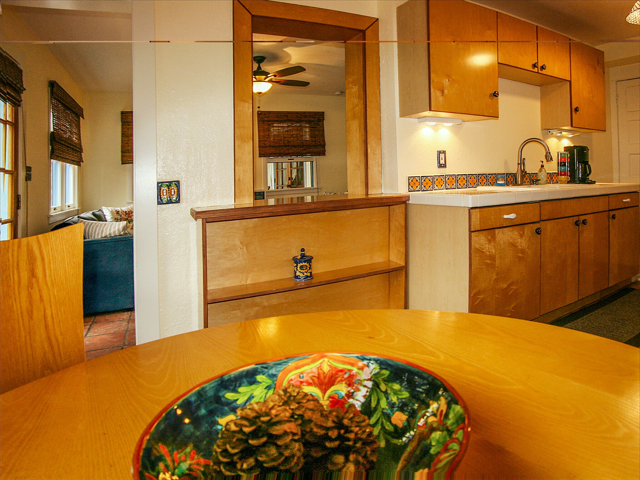 Large Open Kitchen / breakthrough to Living Room / extra storage area (back) - 14 S Venice Blvd