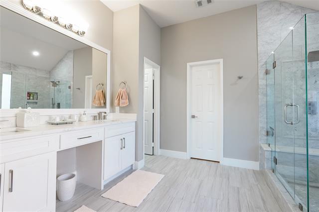 Building Photo - 204 Village Trail