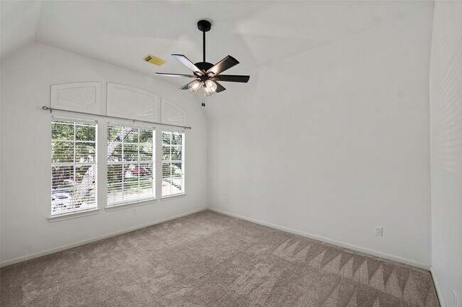 Building Photo - 15106 Vista Heights Dr