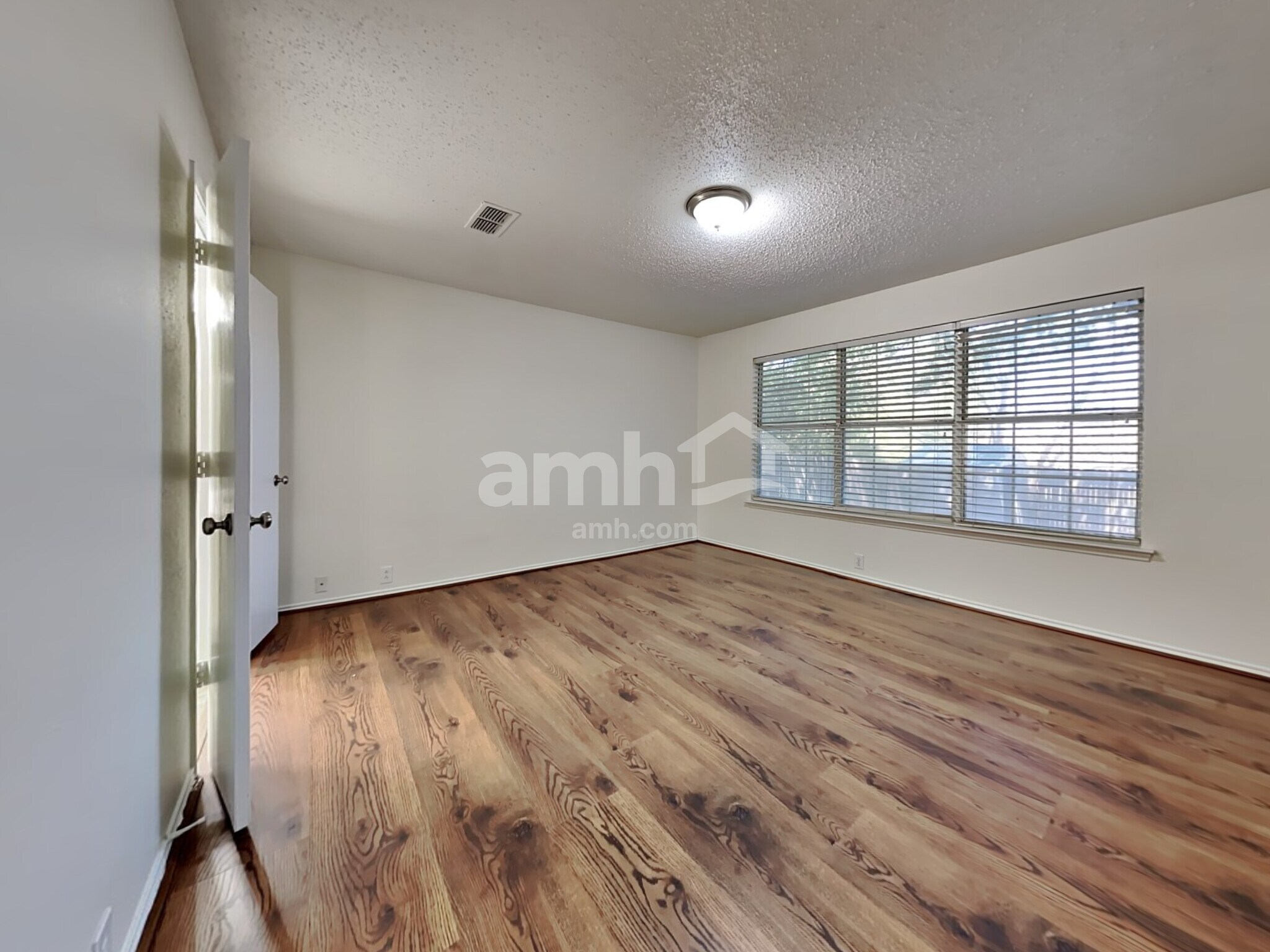Building Photo - 828 Norfolk Dr