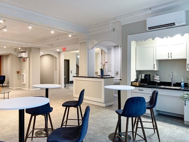 Building Photo - 6 Chatham St