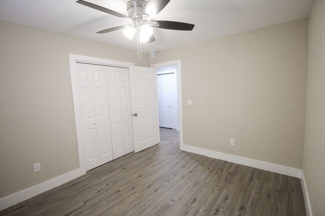 Building Photo - Recently Remodeled 3 Bed 2 Bath!