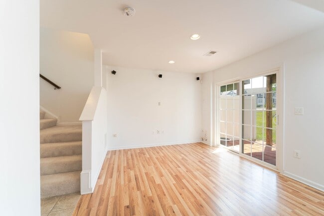 Building Photo - 8381 Scotland Loop