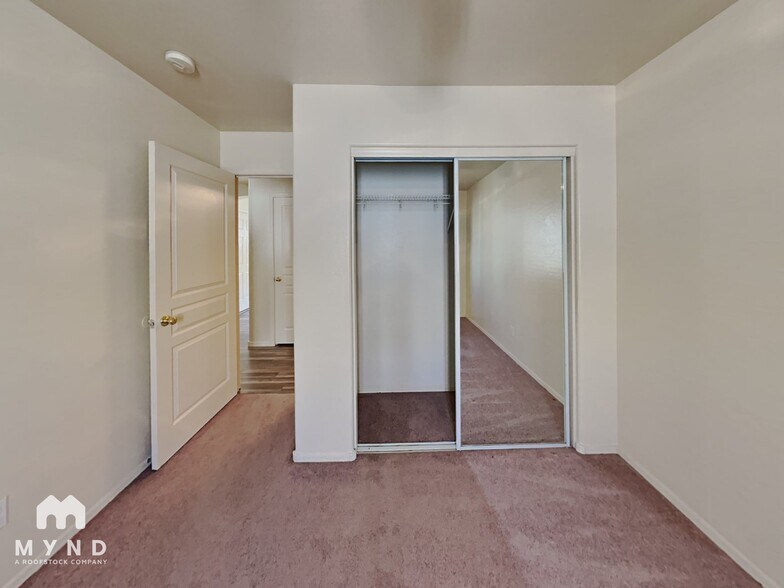 Building Photo - 8058 N 109th Ln