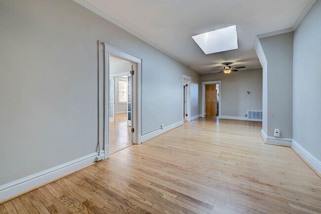 Building Photo - OPPORTUNITY KNOCKS 3 BED 1 BATH 1,400 SF ±...