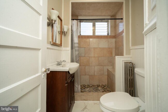 Building Photo - 111 Rosemar St