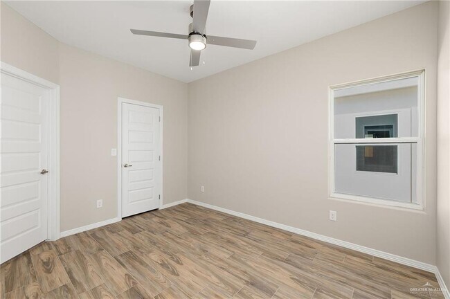 Building Photo - 4220 Walnut Ave