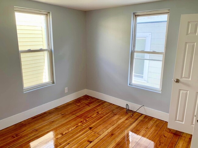 Building Photo - 6 Nahant Ave