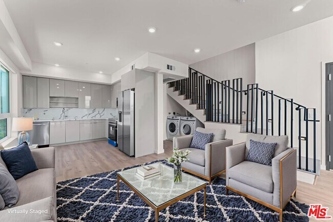 Building Photo - 3105 Bellevue Ave