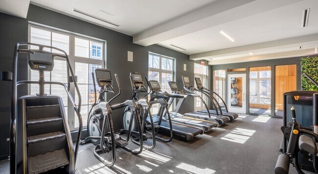 Building Photo - 333 Unquowa Rd