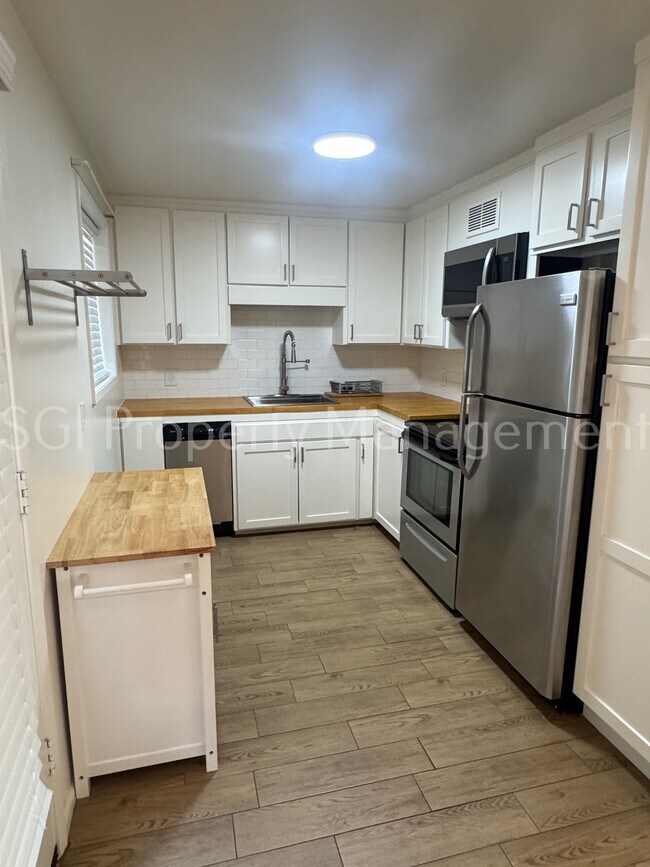 Building Photo - 4356 N 36th Pl