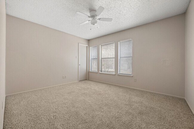 Building Photo - Large Open Floor Plan in Longs Creek!!!