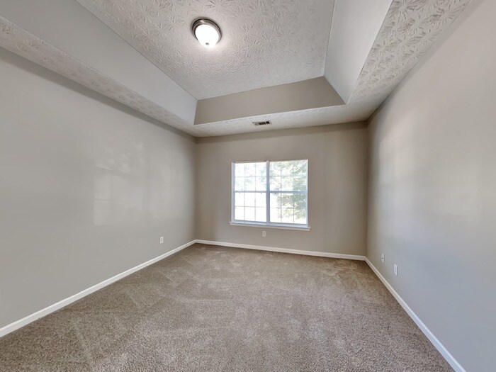Building Photo - 4105 Robin Cir