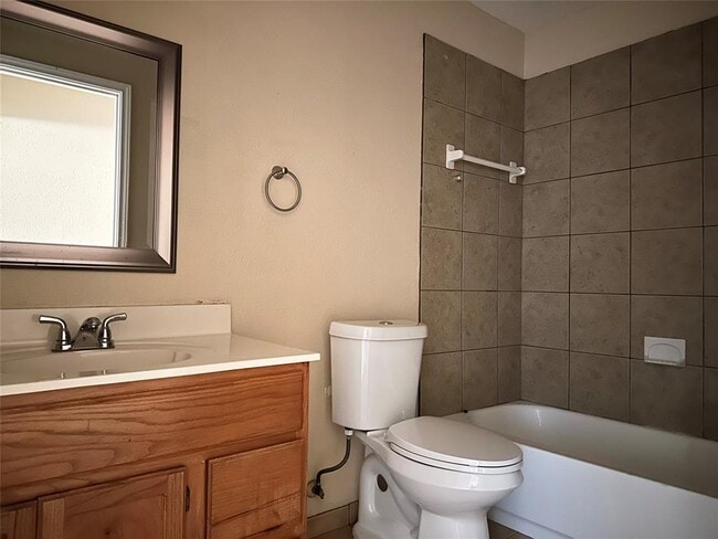 Building Photo - 7003 Bennett Ave