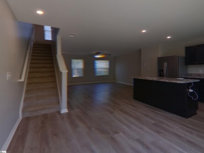 Building Photo - 120 Castlebrook Dr
