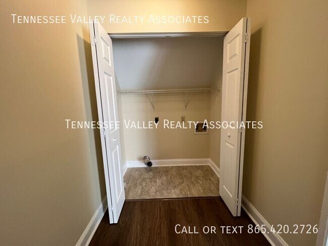 Building Photo - 455 Bramblewood Ln