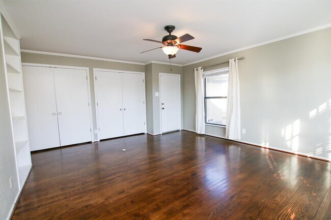 Building Photo - 6824 Southridge Dr