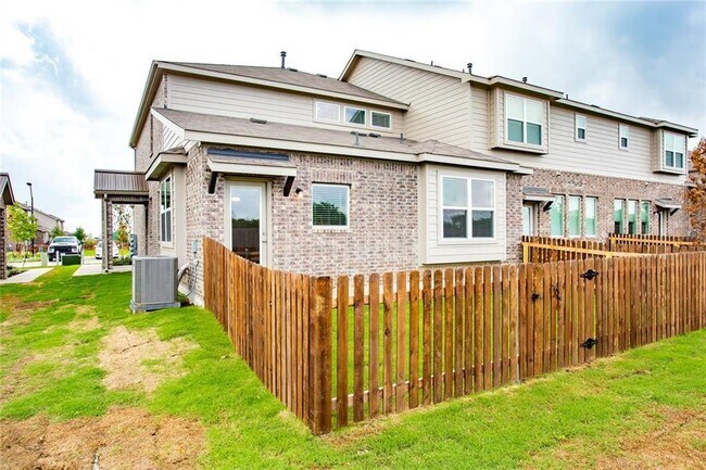 Building Photo - 17404 Bay Skipper Dr