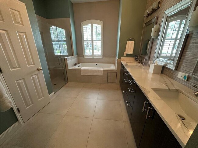 Building Photo - 1461 Chessington Cir