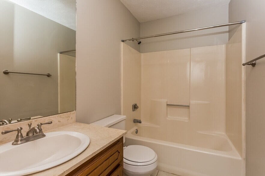 Building Photo - 295 Summertown Dr