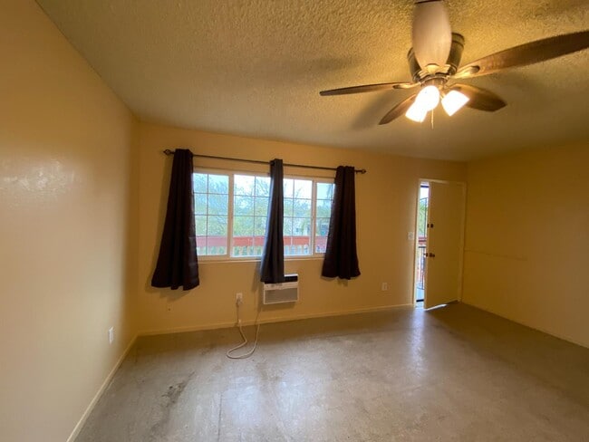Building Photo - 15156 Elm Ct