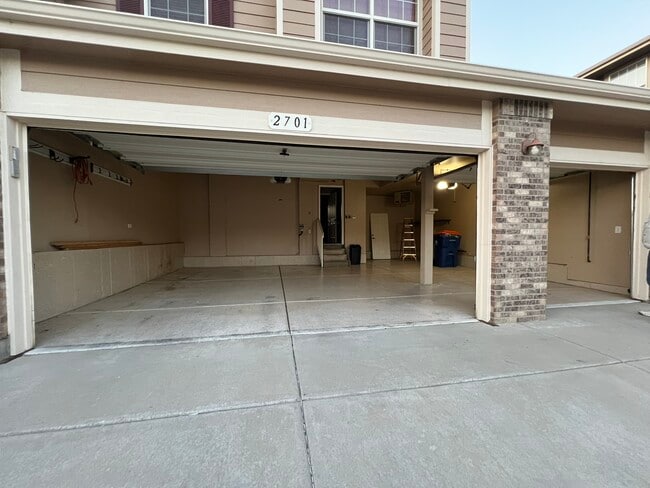 Building Photo - 2701 White Wing Rd