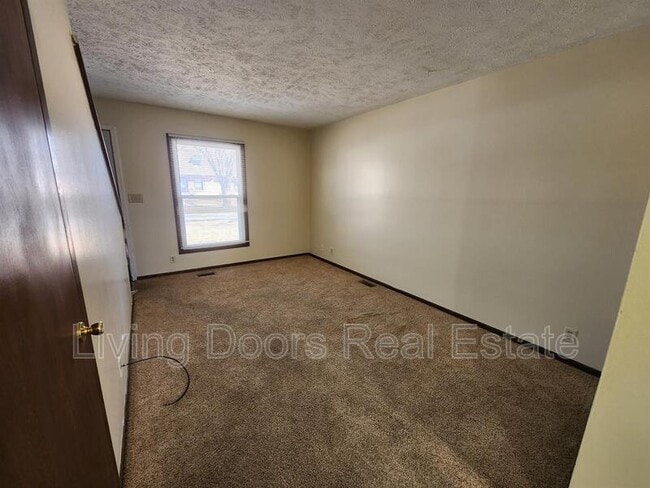 Building Photo - 1505 David Dr