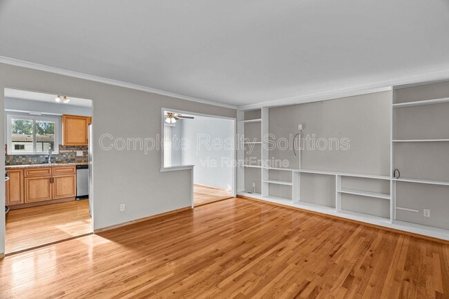 Building Photo - 12464 Glengate Dr