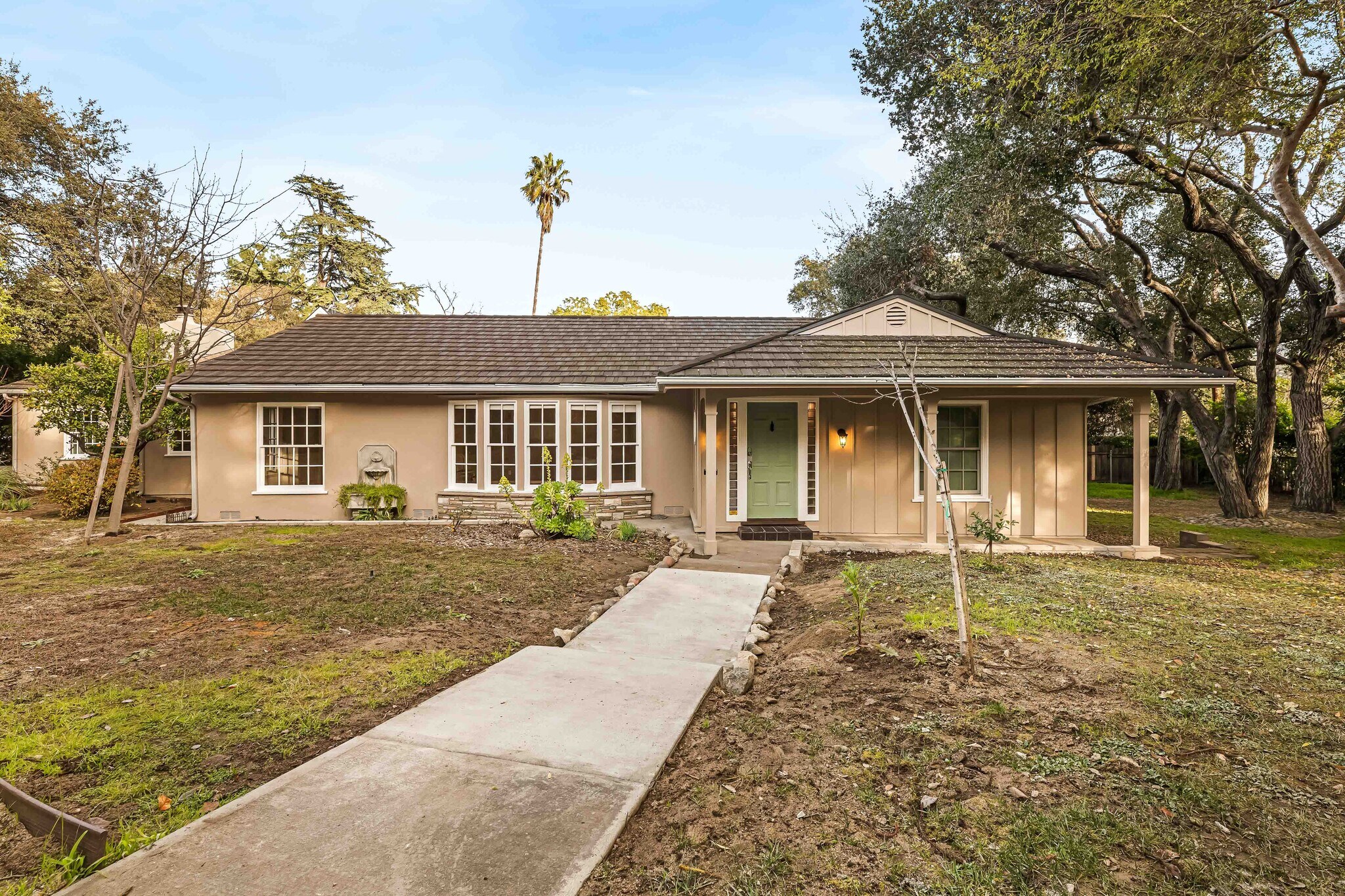 Building Photo - 2450 Hermosita Dr