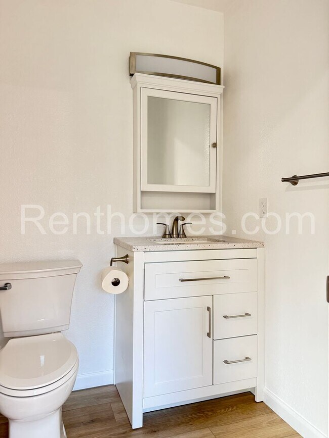 Building Photo - 8181 Elston Pl