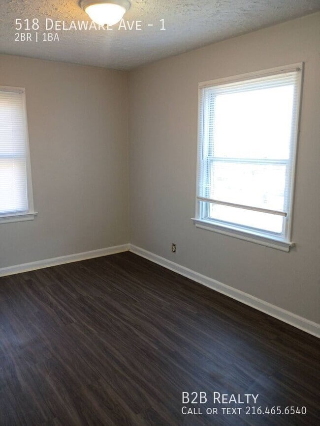 Building Photo - 518 Delaware Ave