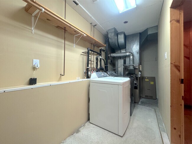 Building Photo - 400 Windham Ave