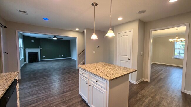 Building Photo - 147 Niblick Dr