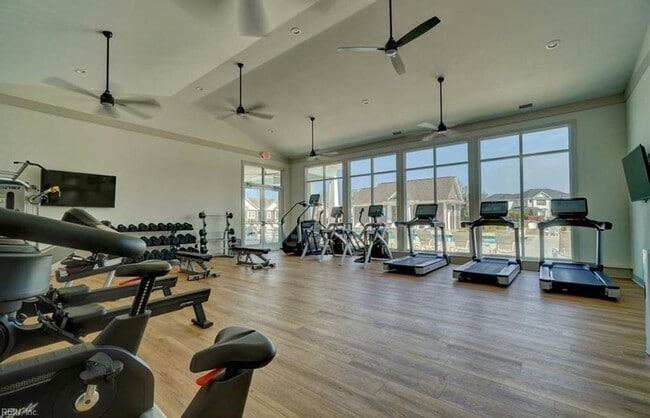 Building Photo - 4 bedroom condo in Suffolk