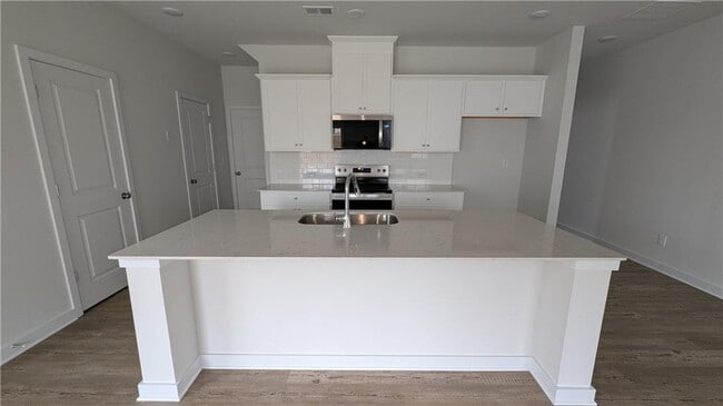 Building Photo - 1732 Harper Lily Ln