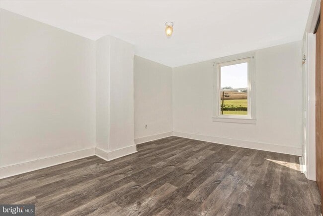 Building Photo - 13634 Glissans Mill Rd