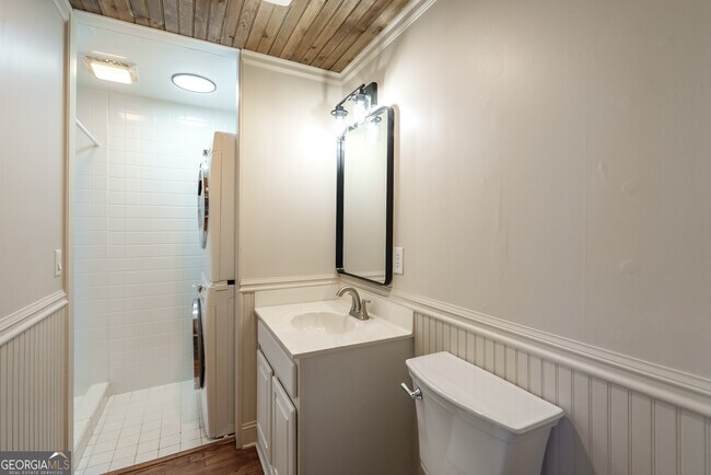 Building Photo - 384 Arrowhead Trail NE