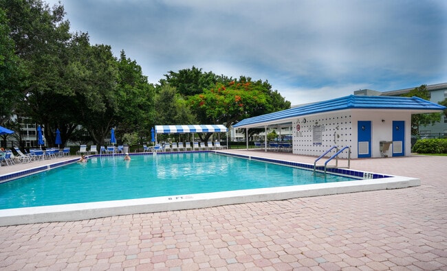 Building Photo - 3002 Portofino Isle