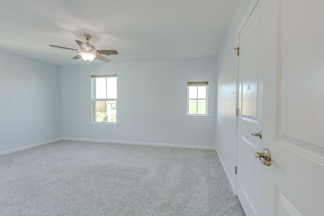 Building Photo - 2704 Orleans Dr