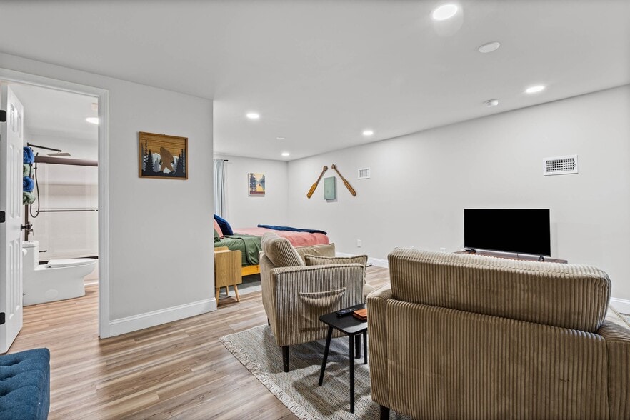 Building Photo - 12880 Co Rd 49