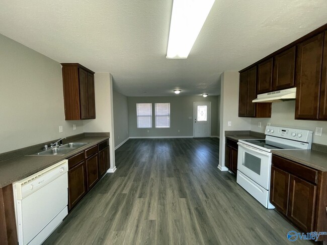 Building Photo - 228 Whitestone Dr NE