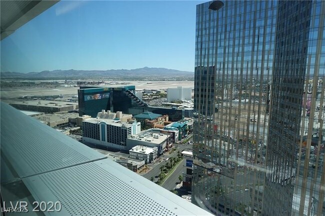 Building Photo - 3722 S Las Vegas Blvd