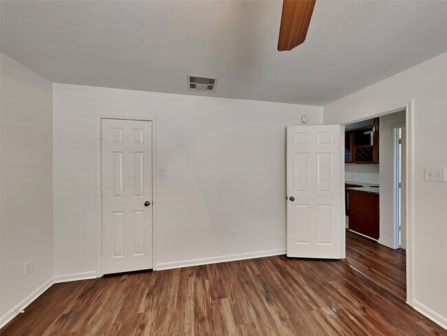 Building Photo - 2303 Cantabria Ln