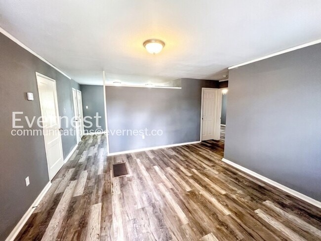 Building Photo - 40 Hiland Pl