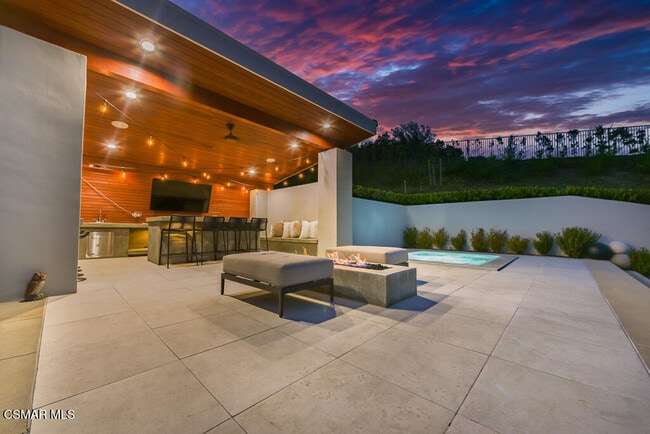 Building Photo - 6981 Shadow Wood Dr