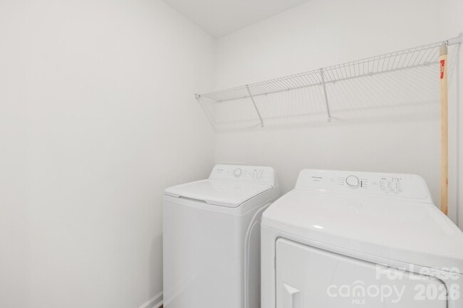 Building Photo - 544 Sand Dunes Dr