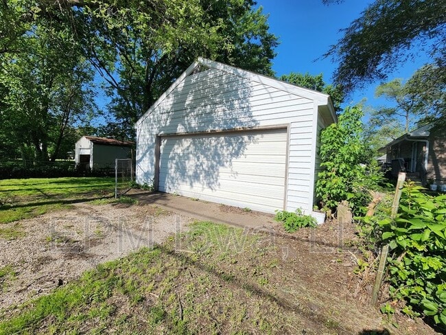 Building Photo - 1126 Columbia St