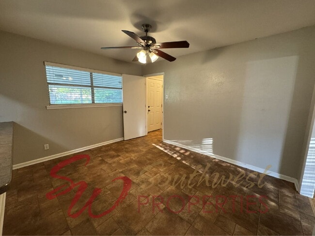 Building Photo - 3 bedroom  1 1/2 baths featuring large bedrooms and fenced yard!