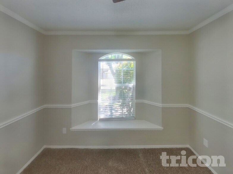 Building Photo - 2520 Clovermeadow Dr